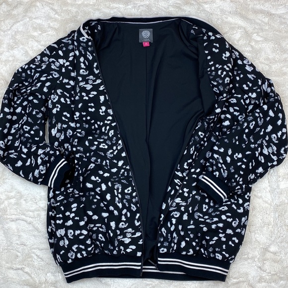 Vince Camuto animal print black and white zip up jacket - Picture 8 of 12